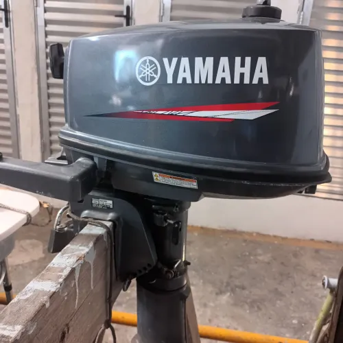 Motor de popa yamaha 4hp. Semi novo super consercado