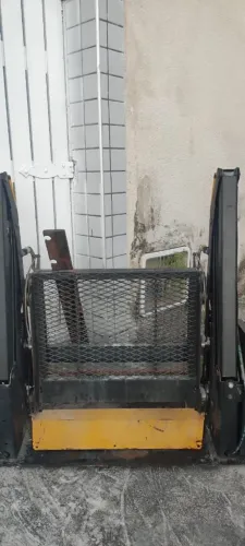 Elevador de carga pra carro pequeno ou cadeira de rodas