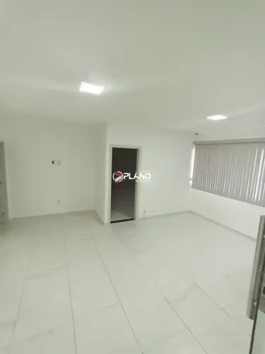 ALUGO SALA COMERCIAL NA SANTA MÔNICA  IDEAL PARA CLÍNICAS, ESCRITÓRIOS E EMPRESAS