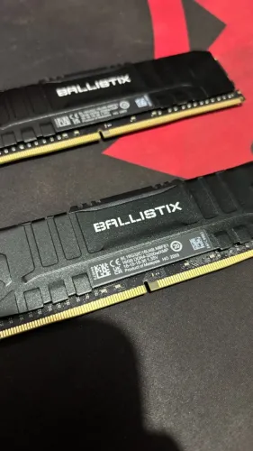Memória DDR4 Crucial 32GB