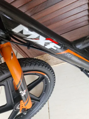 Bicicleta infantil elétrica