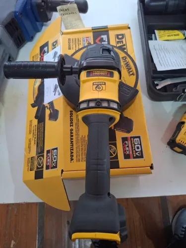 Esmerilhadeira a bat Dewalt DCG440