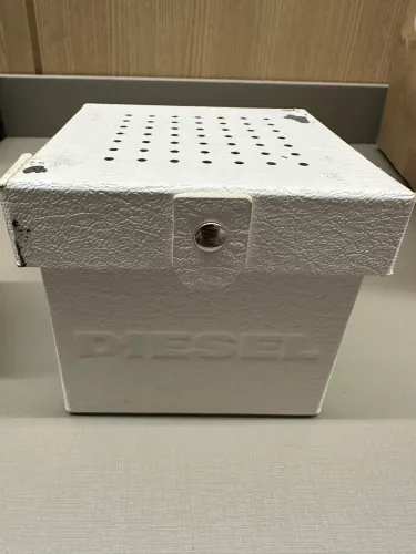 Relógio Diesel - pulseira em couro * Impecável *
