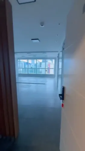 Sala Comercial 43M² Aluguel Anual em Balneário Camboriú