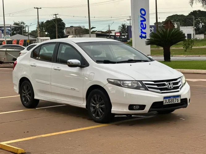 Honda City Sedan LX 1.5 Flex 16V 4P Aut. 2013