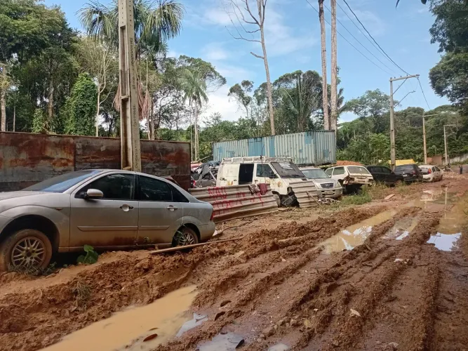 Vendo peças de carros usados . Tarumã auto peças e carros