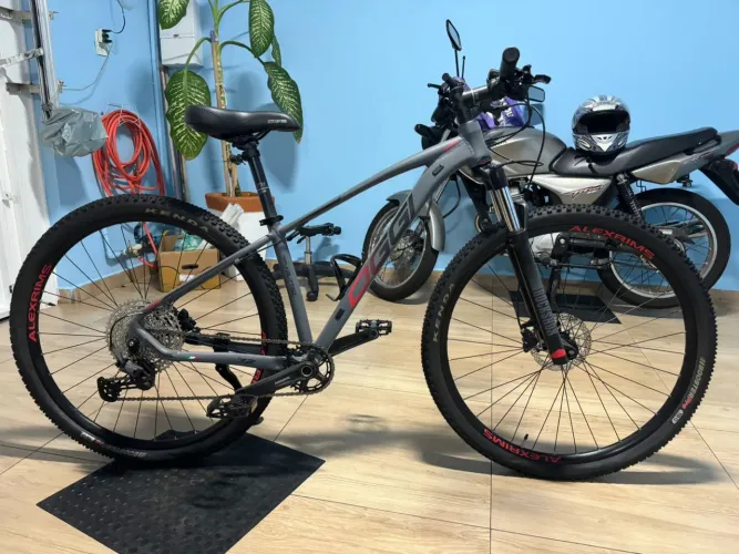 Bike Oggi 7.2 Deore 11v impecável 