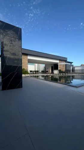 VENDO CASA NOVA NO CONDOMINIO IBIZA 3 SUITES AREA DE LAZER PRIVATIVA