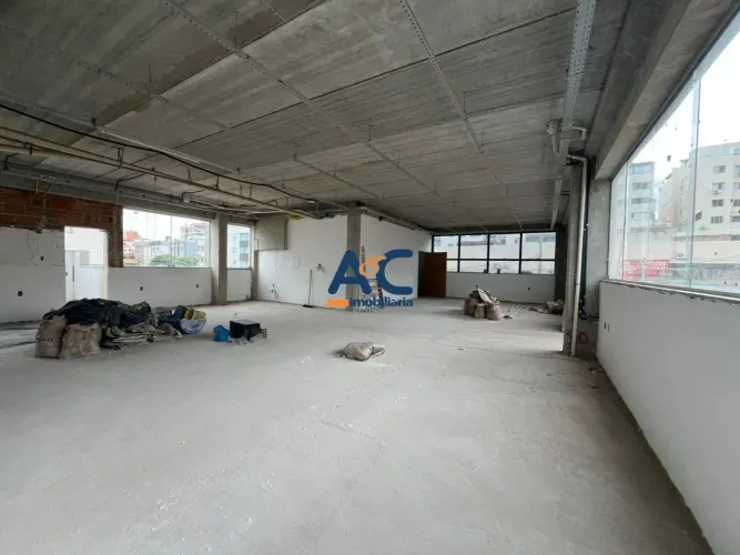 Andar corrido no bairro Castelo