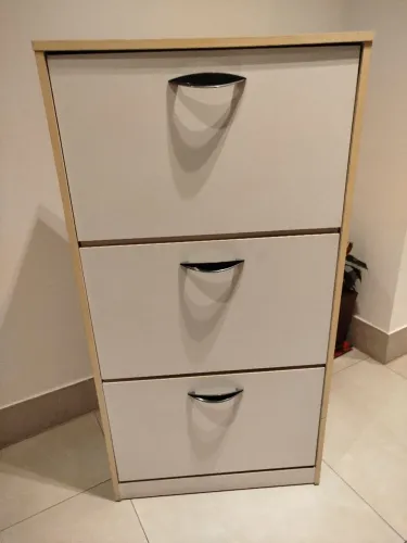 Vendo sapateira L: 62 x P: 24 x H: 120cm