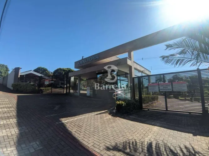Casa com 3 dormitórios para alugar, 60 m² por R$ 2.040,00/mês - Jardim Tókio - Londrina/PR