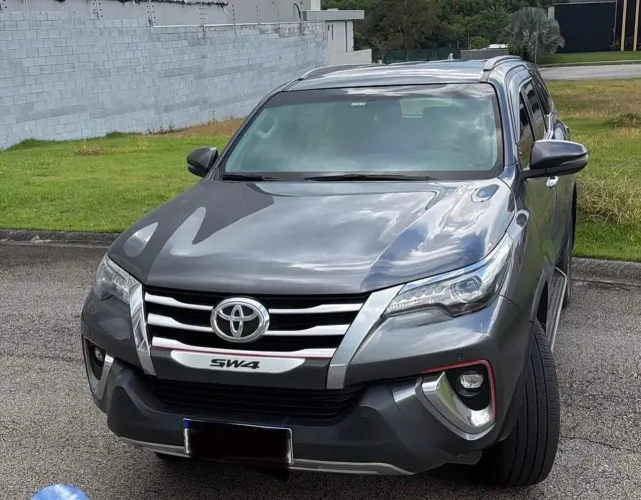Toyota Hilux SW4 SRX 4X4 2.8 TDI 16V Dies. Aut. 2018