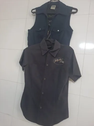 duas camisas femininas