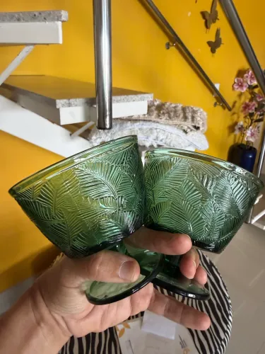 Duas taças vidro para sobremesa
