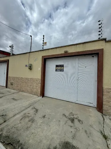 CASA À VENDA NO ANCURI R$205.000,00