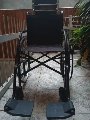 Cadeira de rodas dobrável