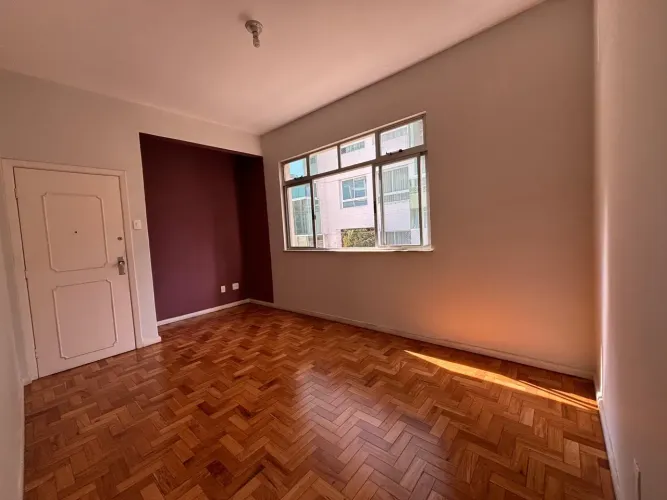 Apartamento de 3 Quartos à Venda com 96m². Excelente Estado de Conservação