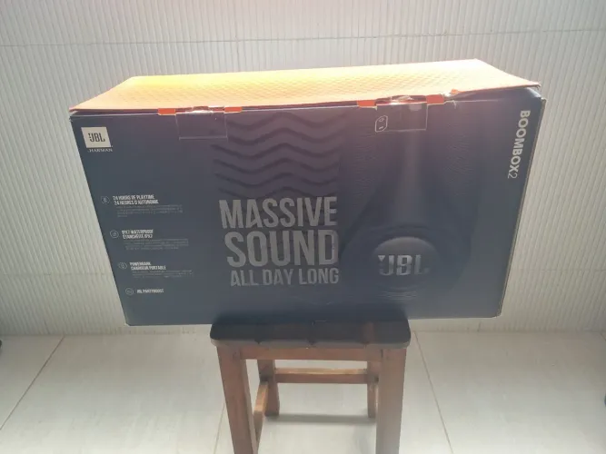 Vendo caixa de som JBL Bombox 2, muito conservada