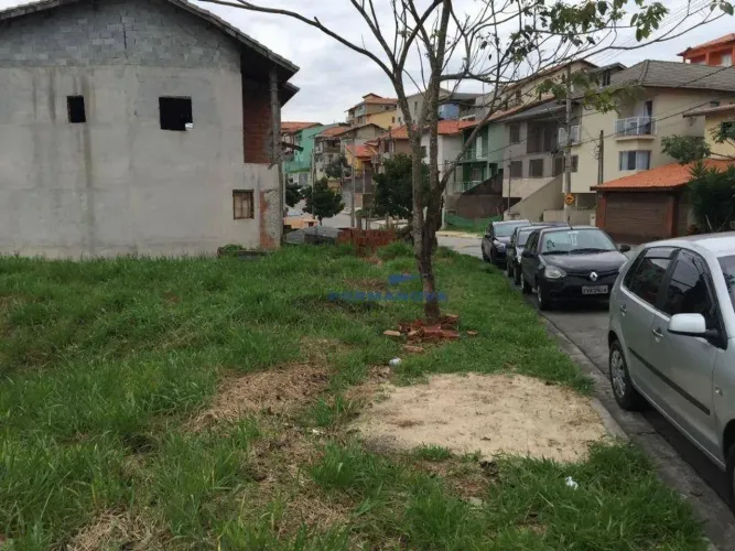 Terreno à VENDA em condomínio fechado em Cotia / SP