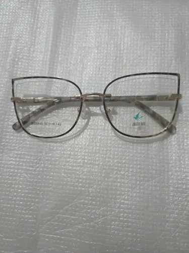 Vendo armação pra óculos de grau 35 reais