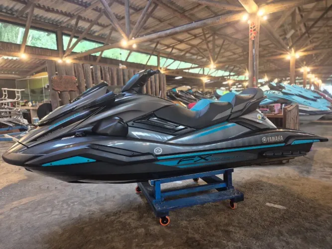 Jet ski Yamaha HO Aspirado , ano 2023 com 130 horas uso , único dono , com som completo !