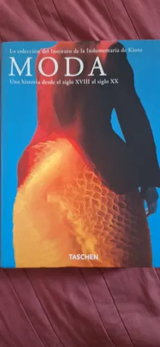 Livro importado Moda