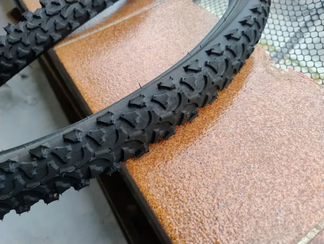 Pneus para bicicleta MTB aro 26 marca Chaoyang tamanho 26x1.95 muito novo zerado