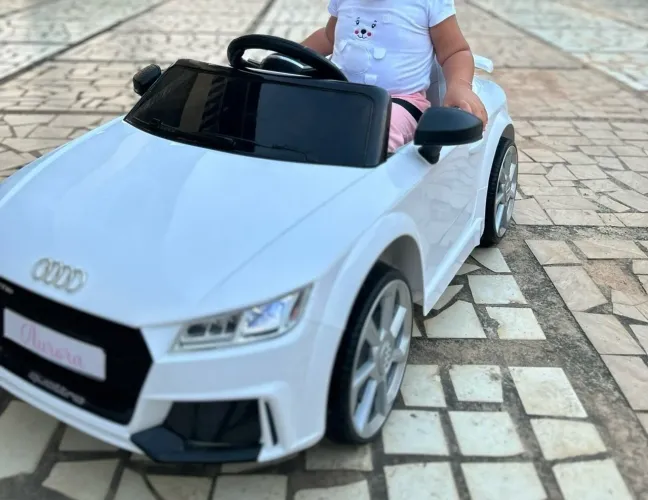 Carro elétrico infantil