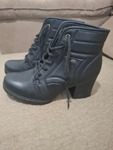Bota feminina