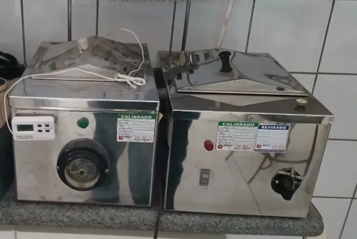 Banho-maria de laboratório
