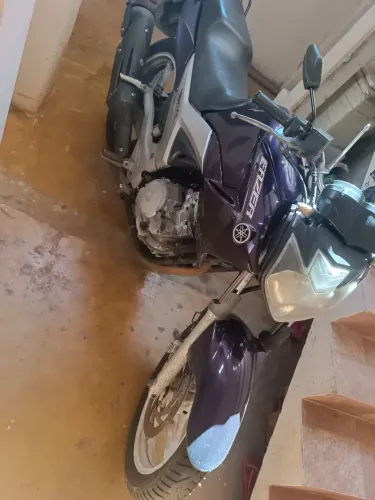 Moto Yamaha fazer 250 Roxa