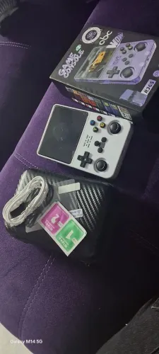 Videogame Portátil R36S - mais de 40.000 Jogos na palma da mão, IPS 3.5, 128GB