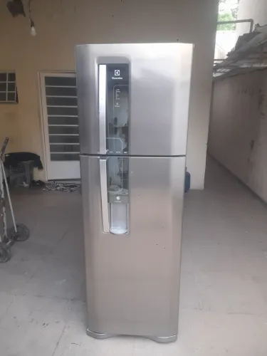 Geladeira Electrolux Aço inox Agua Na Porta Free 380L 110V Semi Nova