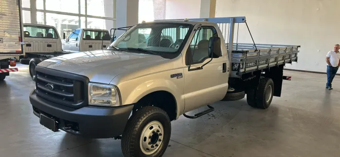 F4000 2006 novíssima