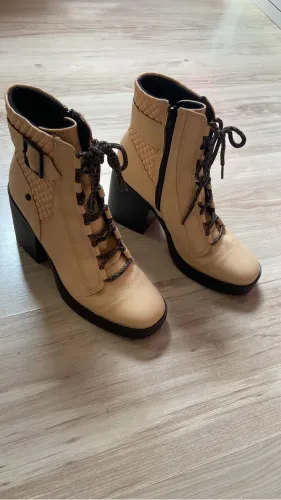 Bota Tanara