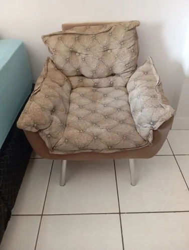 2 poltronas para sala. Aceito cartão.