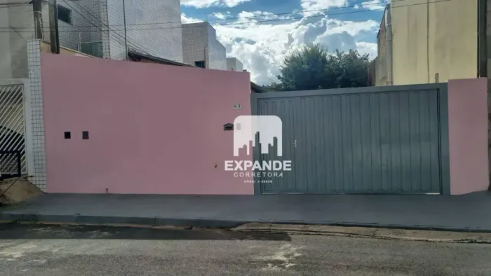 Casa com 1 dormitório à venda, 51 m² por R$ 300.000,00 - Vila dos Lavradores - Botucatu/SP
