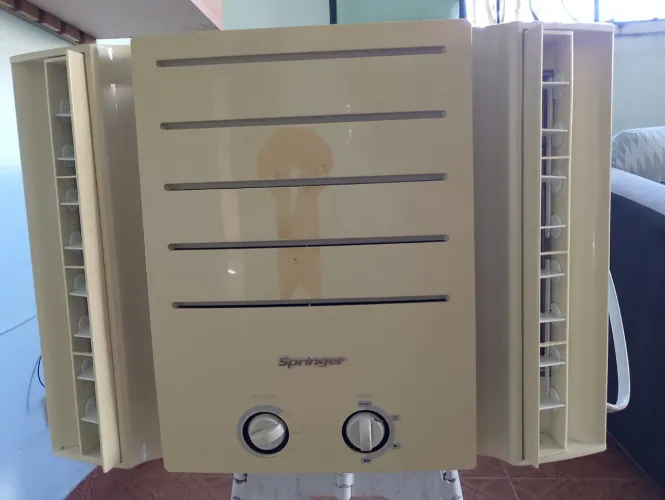 Ar condicionado Springer (usado)