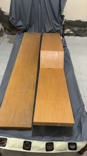 Vendo 02 prateleiras em MDF - PREÇO A COMBINAR