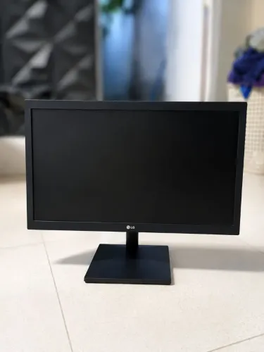 Vendo Monitor LG 19.5 Polegadas em perfeitas condições