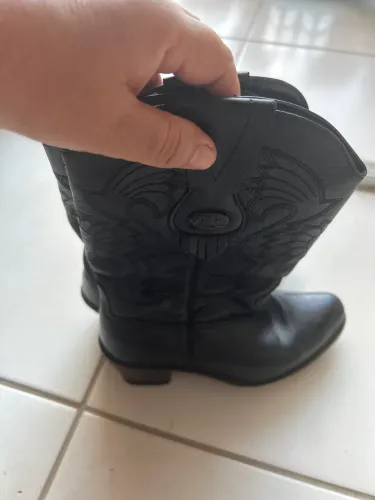 Bota ? couro legítimo 