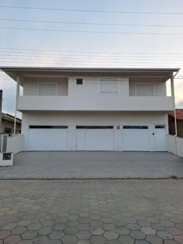 Casa toda mobiliada com móveis sob medida