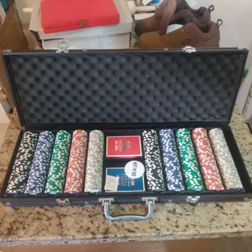 Combo Kit de Poker 500 Fichas + Estojo Vintage Fichas Extras + 2 Baralhos