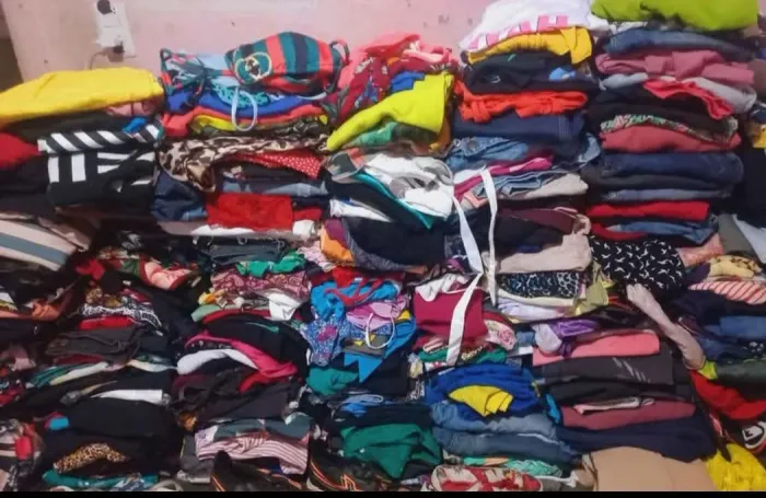 Vendo lote roupas semi novas