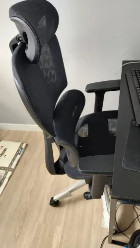 Cadeira Ergonômica Sensetup Cozy T03 com apoio para pés - seminova