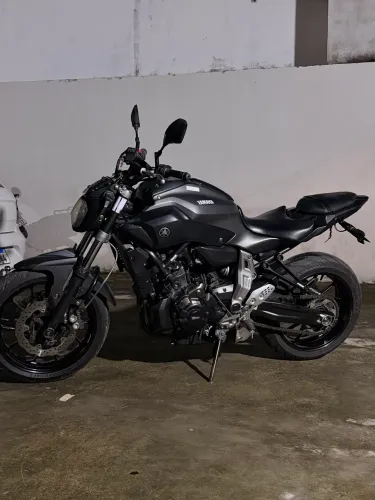 YAMAHA MT-07 2016 CINZA - IMPECÁVEL!