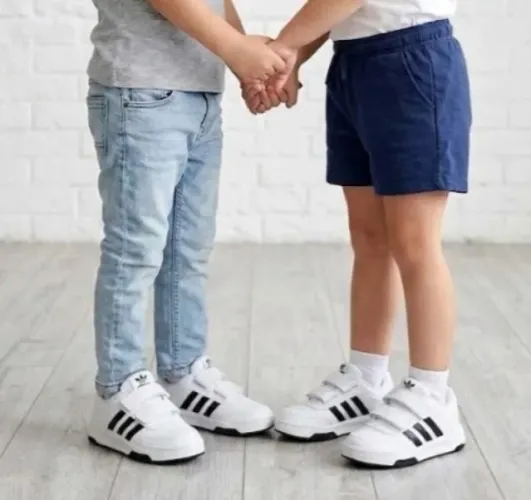 TÊNIS ADIDAS VELCRO INFANTIL, PRIMEIRA LINHA