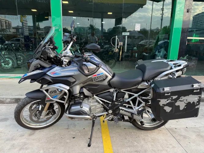 BMW R 1200 Gs 2015 pouco rodada e cheia de acessório