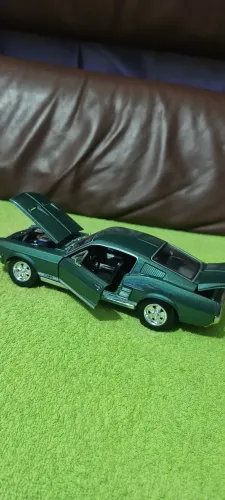 Miniatura 1/18 Ford Mustang GTA