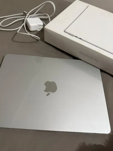 Vendo Mac Book Air M4 256 gb novíssimo 